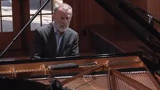 Haydn: Sonata in E-flat Major, Hob. XVI:52 - Pedja Muzijevic
