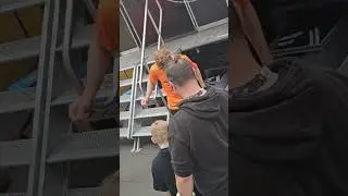 Yannick Freestyle macht paar Tricks Backstage @TOGGO