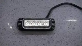 פנס מהבהב חיצוני 4 לדים 5 מצבי היבהוב