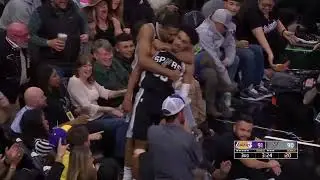 Tre Jones misses a dunk & and got his revenge for the layup 😂