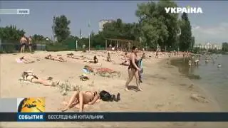 Купальники, пропускающие солнечные лучи набирают популярность