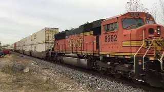 BNSF 4606 (C44-9W) leads a westbound BNSF stack train through Joliet, IL 10/25/19