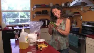 Make Gardener's Hand Scrub &mdash; An Aromahead App Recipe