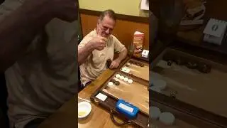 George vs Farid at the #backgammon tournament 🎲🎲