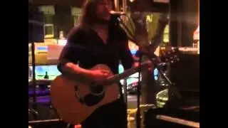 ACOUSTIC GUITAR SINGER SONGWRITER