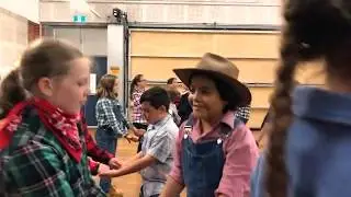 Bushdancing for Schools 'Heel n Toe Polka' By The Bushwackers