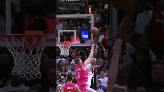 Bam went up and stayed up for this ridiculous alley-oop 🥵