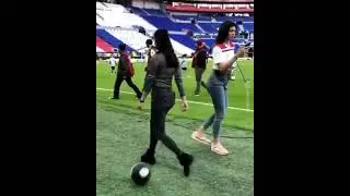 AMAZING FOOTBALL MOVES BY 21YEARS OLD  BELGIUM GIRL|Football love|