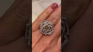 Fancy Intense Yellow and Diamonds Flower Fashion Ring in White Gold✨
