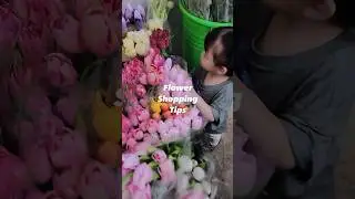 Come flower shopping with me and my 2 year old who might know more about flowers than you! 🌸💕
