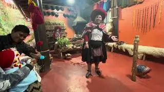 Visitando la comunidad de Chinchero/ Cusco con su textileria!!!! 