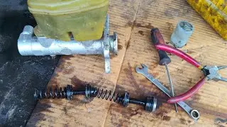 Toyota MTX brake master cylinder, part number 941829169.