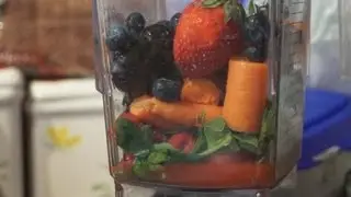 FS-100 shooting a Blend Tech blender