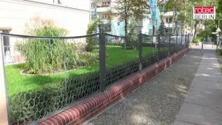 Schmiedezaun, Schmiedeeisenzaun, Schuppengeflecht und  historischer Zaun aus Berlin