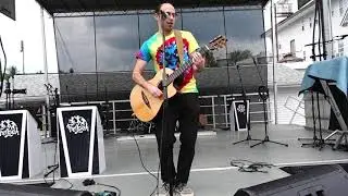 DAVID ZIFF Performs 