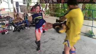 Sitjaopho Muay Thai spar