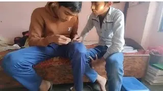 Aaj hamne badminton bana liya 😀😀