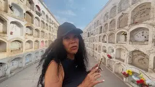 MI MAMÁ BUSCANDO LA TUMBA DE SU ABUELO QUE CRUCIFICABA A MI ABUELA, PRESBÍTERO MAESTRO; LIMA 🇵🇪 