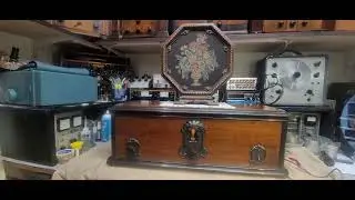Radiola 60 paired with RCA 103 tapestry speaker.