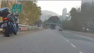車CAM直擊 - 東區走廊26行駛中被雀鳥擊中炒車飛出路邊 傷重不治 