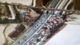 Hromadn&aacute; nehoda na D5