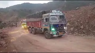 NH-44 Update: Traffic plying on Jammu Srinagar National Highway at Tharad Udhampur 