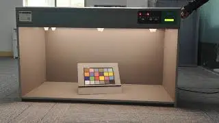 Ajustable illumination color assessment cabinet with D65/TL84/L83/U30/CWF/F/A