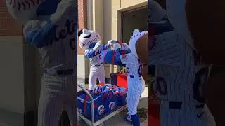 Packing up for Spring Training with Mr. Met and Mrs. Met 🚚🌴