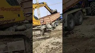 #newholland #liebherr #baustelle #bagger #shorts