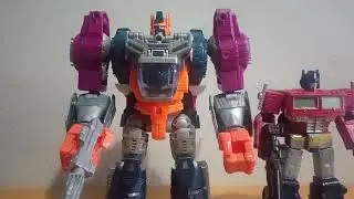 Transformers POTP Optimal Optimus and WFC Trilogy Optimus Prime comparison