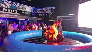 CRAZY GIRL & MECHANICAL BULL RIDING in Spain 4k 😍 2025 BENIDORM