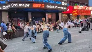 Manhattan and Broadway, New York, Walk and Ride Around including Hop on Hop off Bus