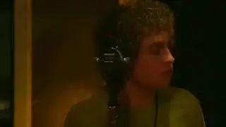 Greta Van Fleet - Talk on street (live)