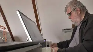 V&yacute;tvarn&iacute;k Ľubom&iacute;r Longauer