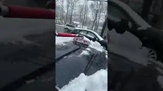 How to clean off a car in the snow &ldquo;gently,like a pro&rdquo; please Subscribe if you like simple car tips!