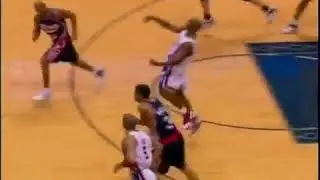 40-year-old Cliff Robinson posterizes his own teammate, Vince Carter.