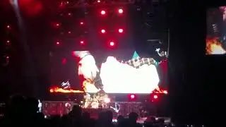 #ShittyMillennialVideos 📱📹🎬 Black Sabbath ⛪ - Iron Man 🤖 @ Sunlight Supply Ridgefield, WA 09/13/2016