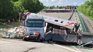 Russia: Two bridges collapses in different regions