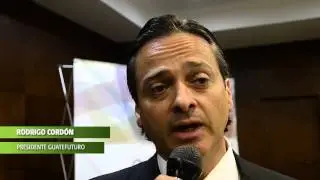 Guatefuturo beneficia a 36 profesionales