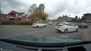 A457, Tollhouse Way/ Oldbury Road Roundabout &ndash; Taxi Taking A Chance (BX67 OOH)