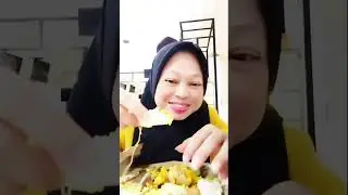 Sarapan nasi kuning di kantin @aya ujay