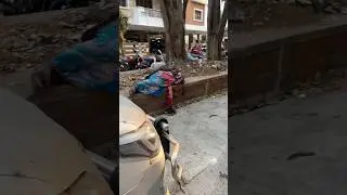 Lokulu kakulu aunty 🥲 sleeping road side 🛌 #lokulukakulu #sleeping #shortsvideo 😱😱😱😱