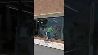 HOW TO CLEAN COMMERCIAL STORE FRONT  WINDOWS #windows #windowcleaning #shorts