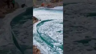Beautiful scene of Frozen Indus River in Winter. #frozan #indus # river #winter #Shorts #nature