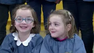 L'école Jean-Paul II chante la Paix et l'Amitié (version sous titrée)