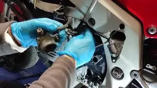 Restauración pistón embrague vfr RC 36 año 97