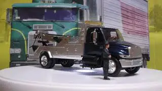 International 4200 made in New Ray scale 1/43