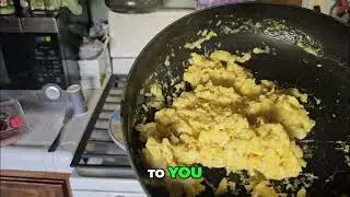 Perfect Scrambled Eggs: Simple Cooking Tip #shorts