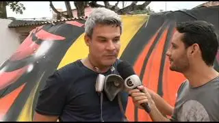 Flávio Barra grafita o Galo da Madrugada [Agora é Hora - 13.02.17]