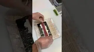 Uramaki with Tuna 🍣 #sushi #sushilife #foryou #food #chefatma #shorts #viralvideo #fyp #cheflife